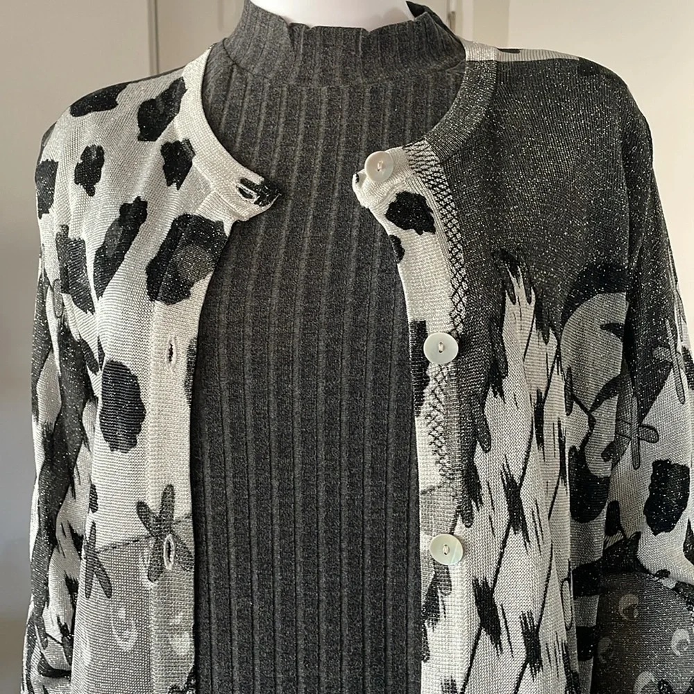 Eric Steven Light Sweater - Picture 7 of 13